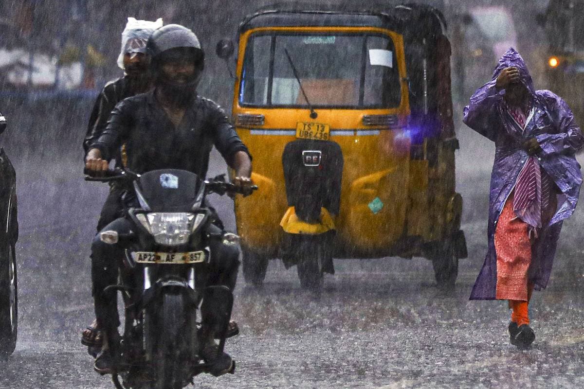 Kal Ka Mausam: बंगाल की खाड़ी के ऊपर लो प्रेशर, इन राज्यों में होगी भारी बारिश