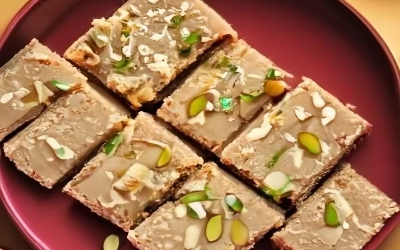 Raksha Bandhan Recipe: इस रक्षाबंधन घर पर बनाएं जीरो शुगर कलाकंद, जानें क्या है तरीका