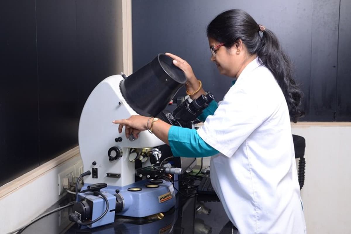 प्रयोगशालाओं को परेशानी