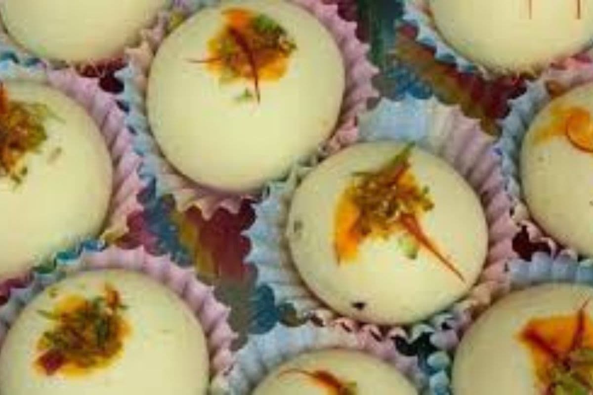 Janmashtami special: इस जन्माष्टमी भगवान कृष्ण को मावा मिश्री लड्डू का भोग लगाएं