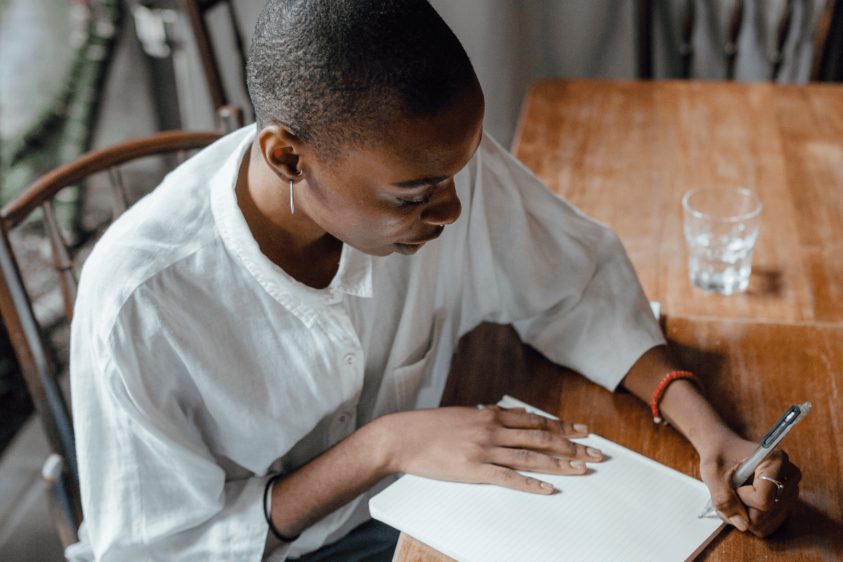 Personality Test: लेफ्टहेंडर्स को आम तौर करना पड़ता है इन परेशानियों का सामना