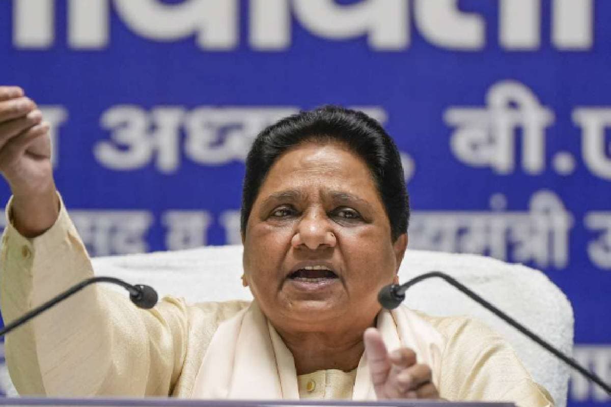 UP Politics : कांग्रेस-सपा पर वार, बीजेपी की तारीफ, क्या है मायावती के मन में