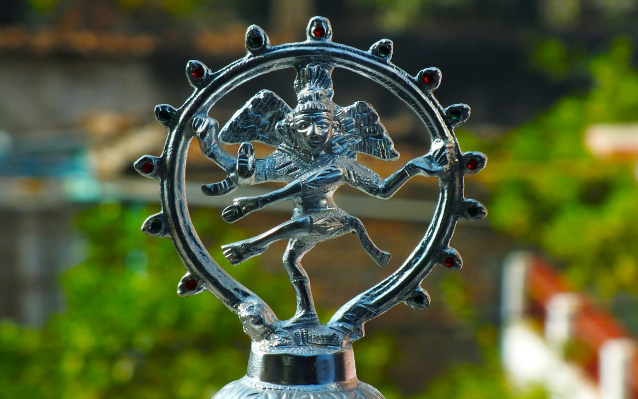 Vastu Tips: भूलकर भी घर के मंदिर में न रखें ऐसी मूर्तियां, हो सकता है बड़ा नुकसान