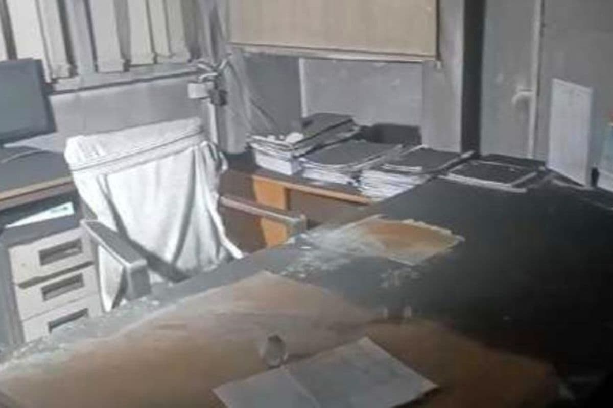 Jharkhand News: रांची के नेपाल हाउस में लगी आग, टेबल-कुर्सी समेत कई कागजात जलकर राख