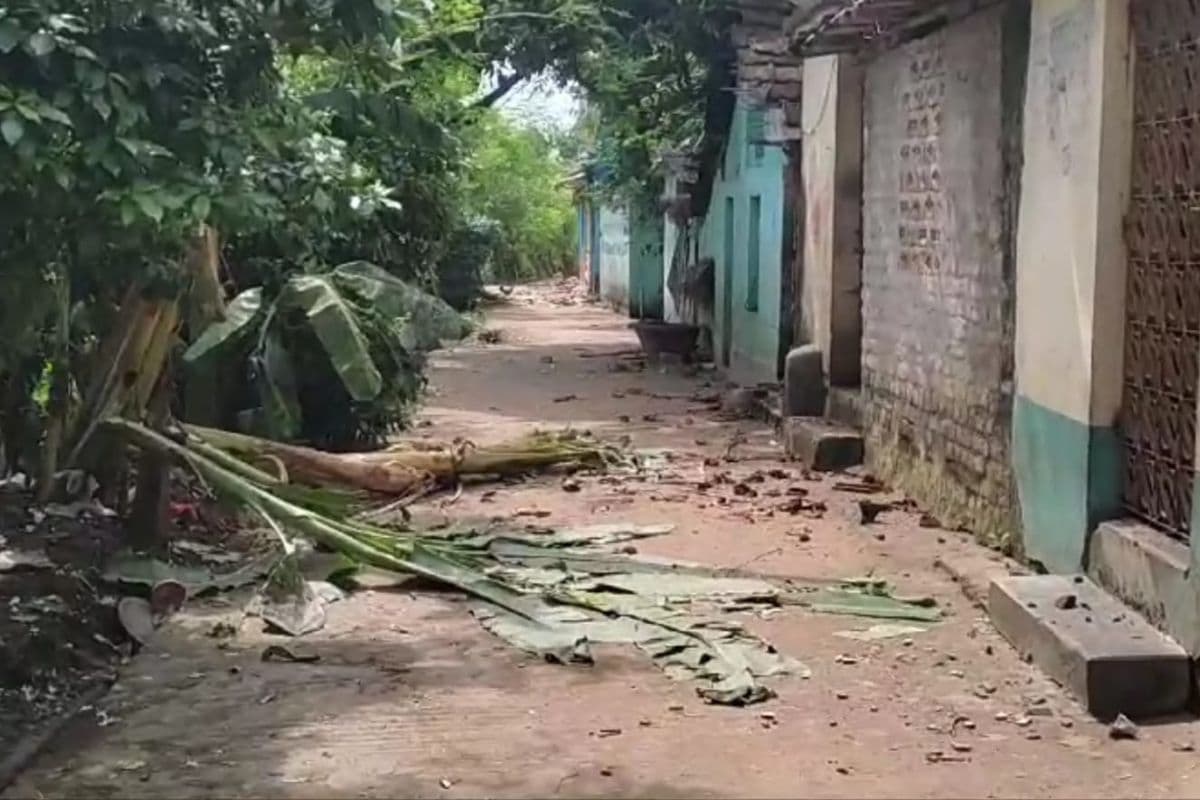 Ground Report: पाकुड़ के तारानगर-इलामी-नवादा गांव में 24 घंटे पुलिस तैनात, अब तक घर नहीं लौटा 10 परिवार