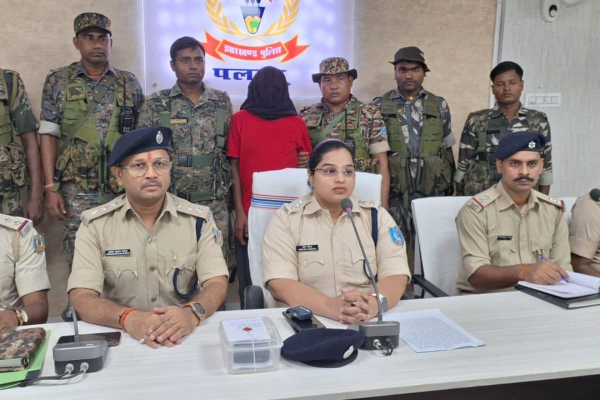 Jharkhand Naxal News: पलामू से 10 लाख का इनामी भाकपा माओवादी जोनल कमांडर सीताराम रजवार गिरफ्तार, पुलिस ने ऐसे दबोचा