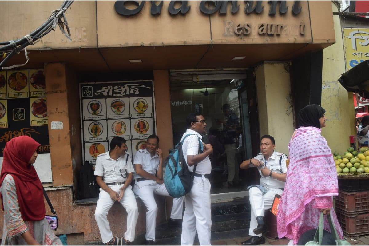 बांग्लादेश की स्थिति को लेकर अलर्ट मोड पर कोलकाता पुलिस, न्यू मार्केट व आसपास के इलाकों में विशेष निगरानी