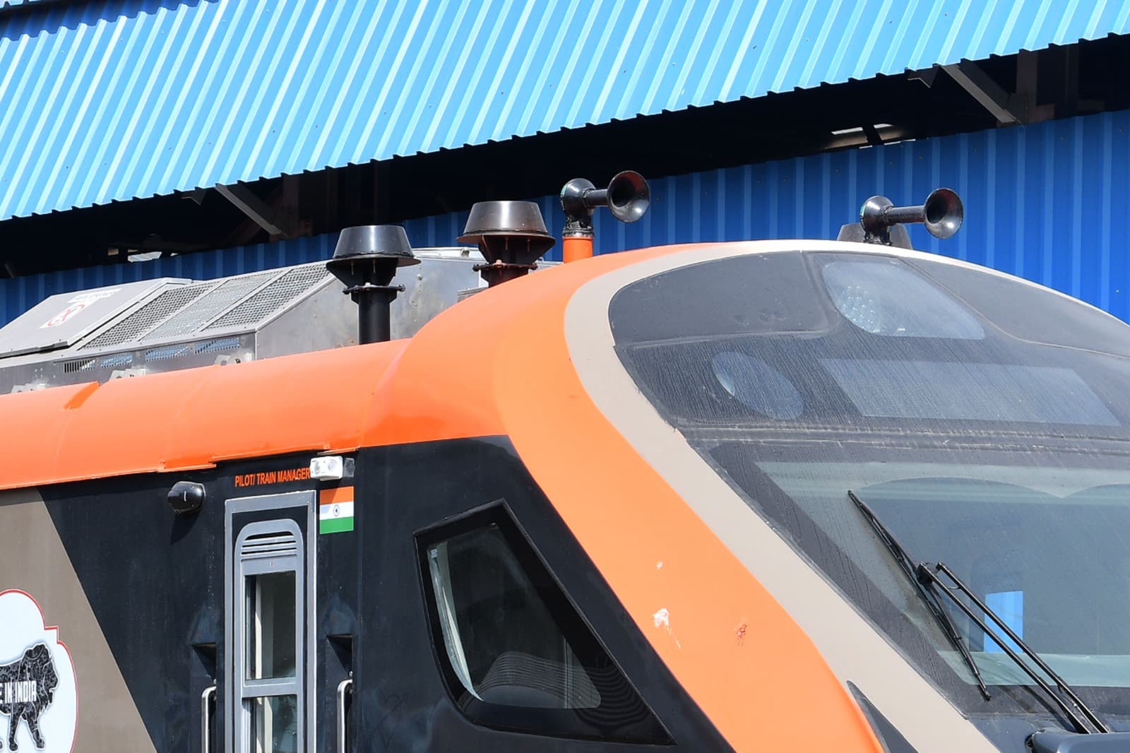 Kavach: रेल सुरक्षा प्रणाली कवच को मथुरा-कोटा रेलखंड पर चालू किया गया 