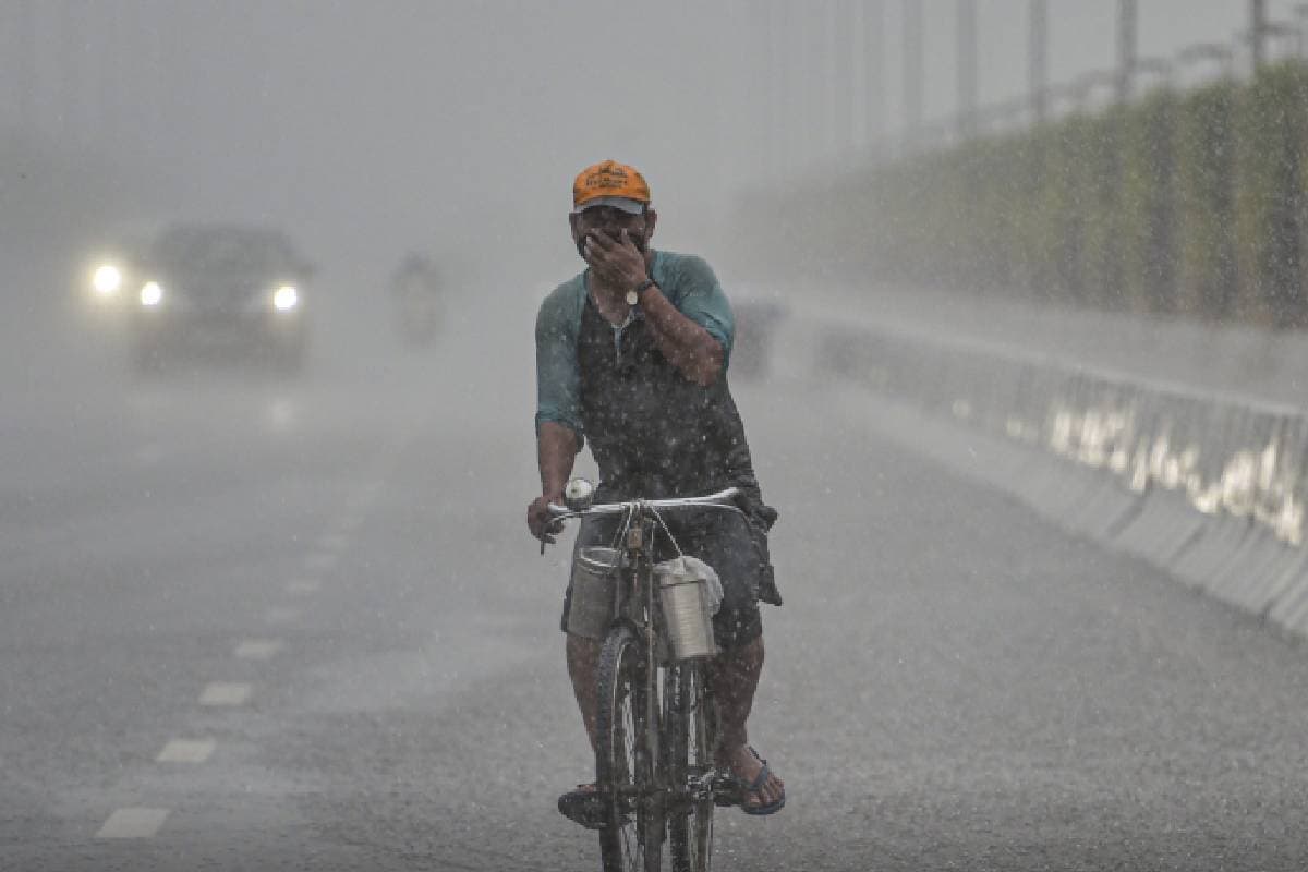 Kal ka mausam : रक्षा बंधन के दिन झारखंड में भारी बारिश का अलर्ट, दिल्ली में अगले चार दिन होगी वर्षा