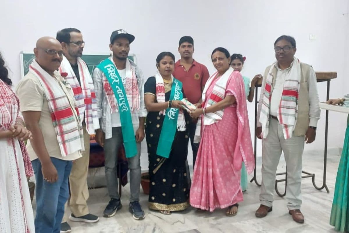 रांची विश्वविद्यालय के टीआरएल में विदाई समारोह, प्रीति मुंडा को मिस नागपुरी और राजेश मुंडा को मिस्टर नागपुरी का खिताब