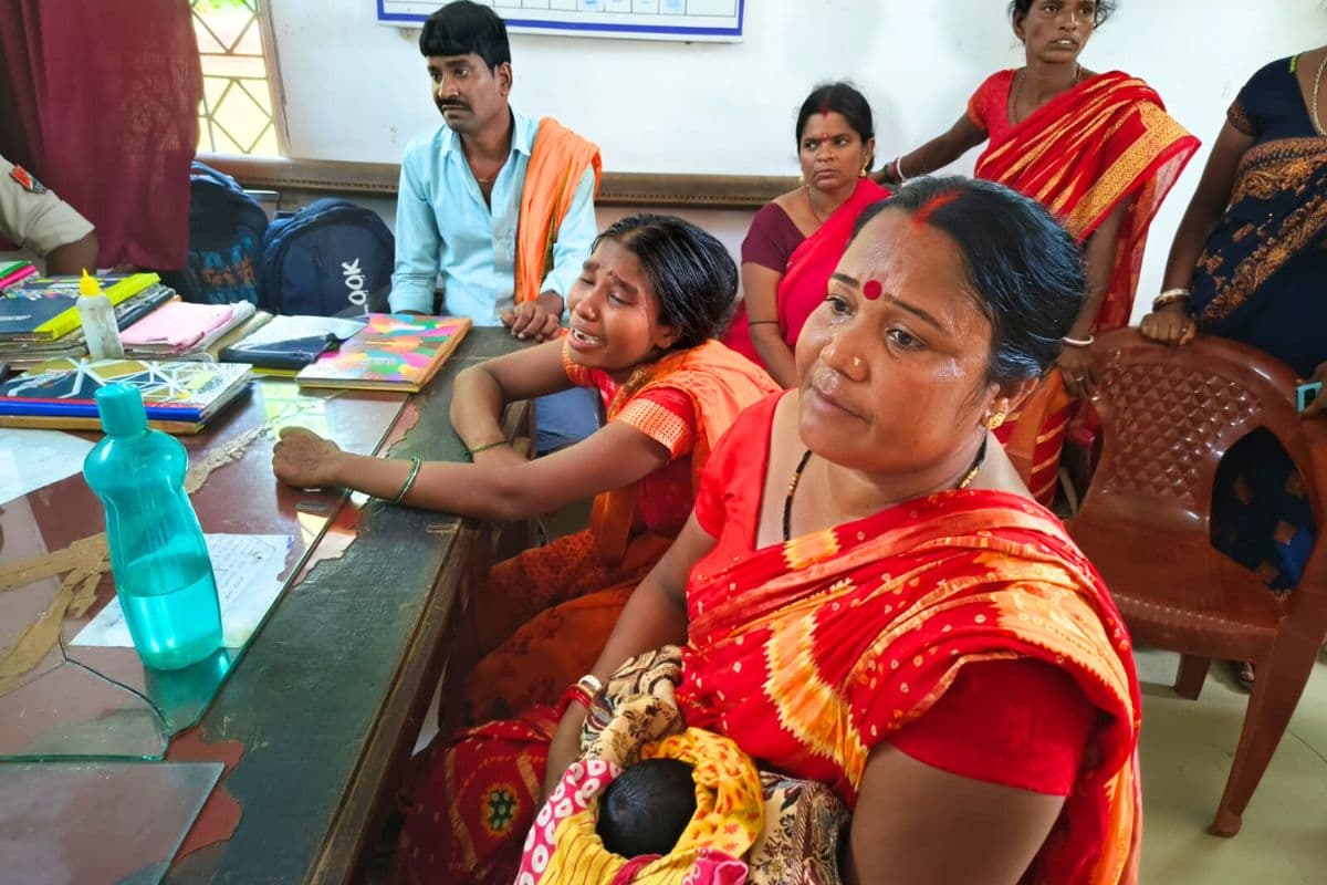 साहिबगंज में आरपीएफ ने रेलवे ट्रैक पार करने के आरोप में एक को पकड़ा, नवजात ने मां की गोद में तोड़ा दम