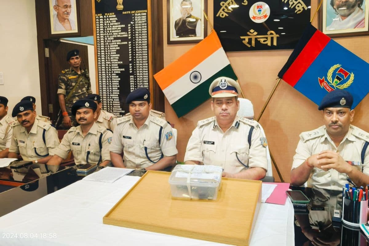 Ranchi Crime: अधिवक्ता गोपीकृष्णा हत्याकांड के सभी तीन आरोपी 36 घंटे के अंदर अरेस्ट, मुख्य आरोपी पुलिस मुठभेड़ में घायल, रिम्स में भर्ती