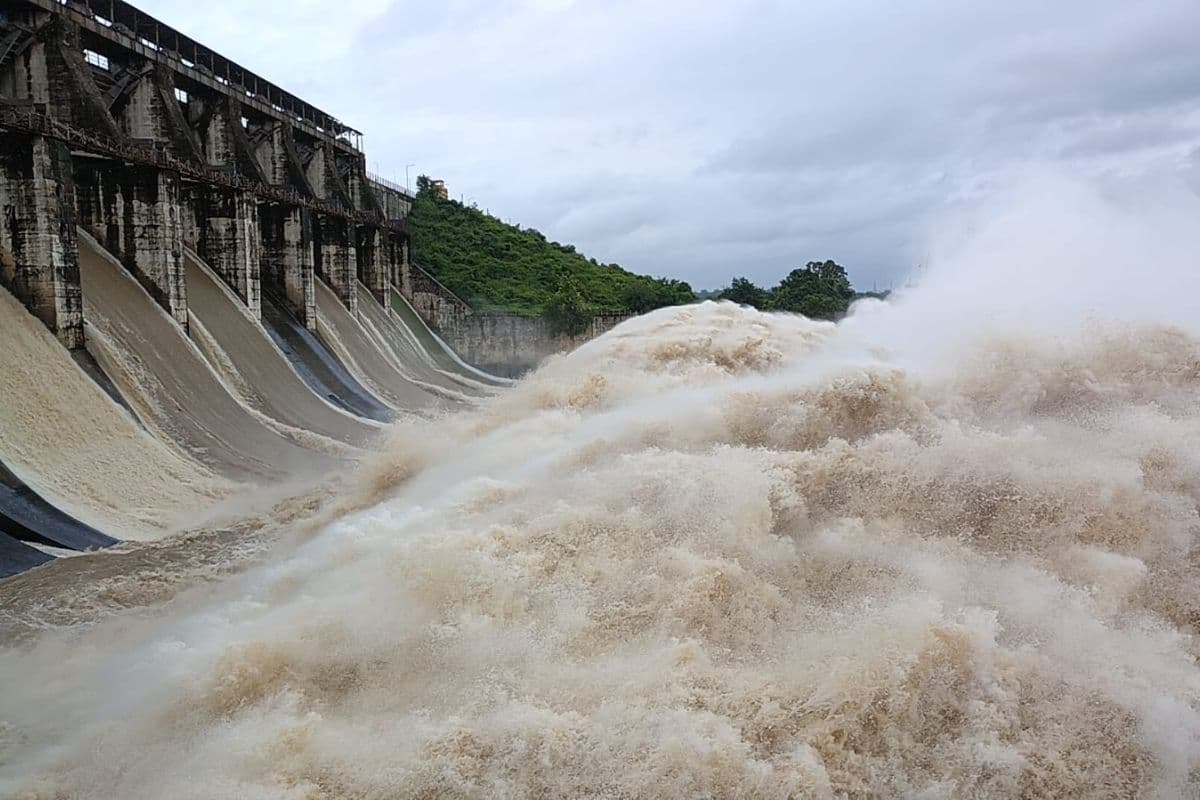 झारखंड में एक दिन की बारिश ने जलाशयों पर बढ़ाया दबाव, इन 3 डैम के फाटक खोले गए, देखें VIDEO