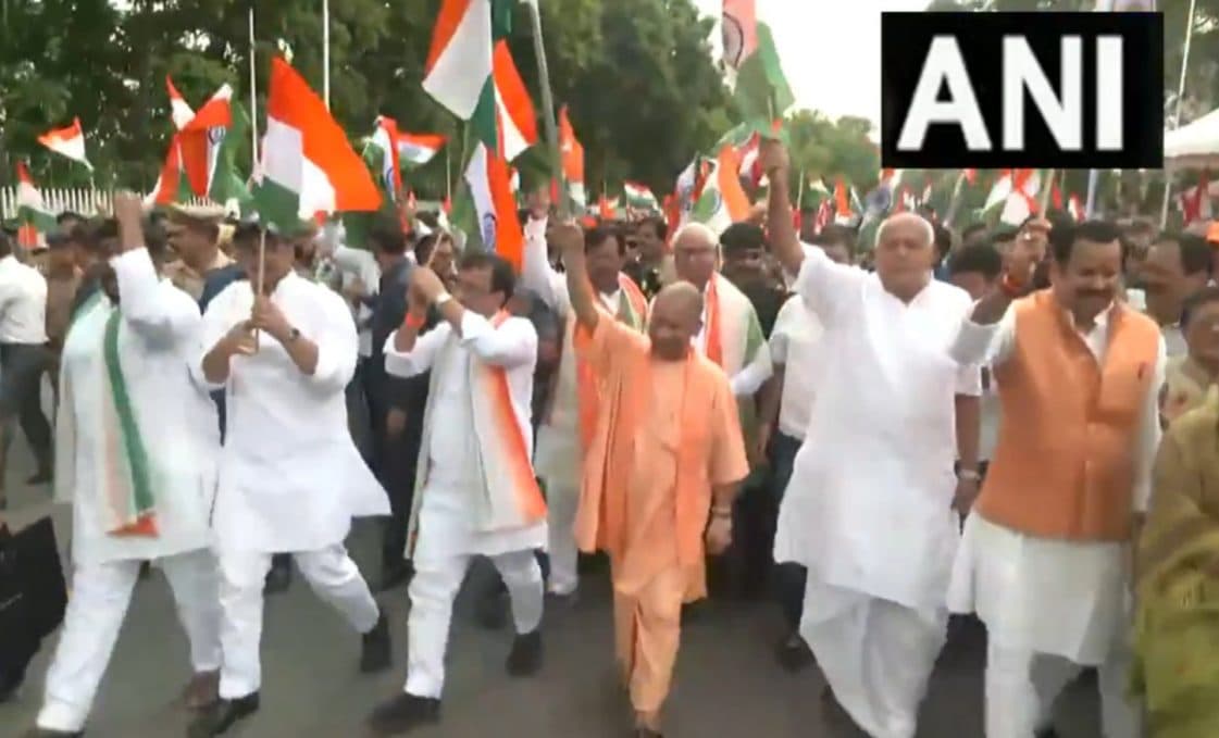 UP News: तिरंगा एक भारत श्रेष्ठ भारत का प्रतीक-सीएम योगी