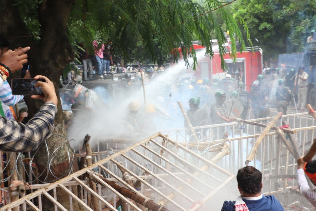 झारखंड सरकार ने किया आतंक का नंगा नाच, युवा आक्रोश रैली पर पुलिसिया कार्रवाई से नाराज भाजपा नेता