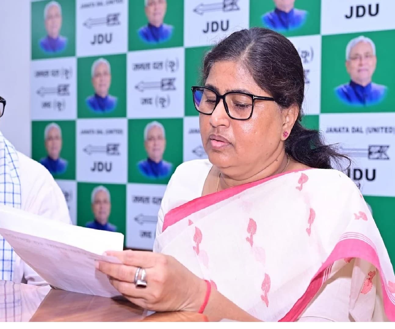 बिहार: लेशी सिंह को मिली जेड श्रेणी की सुरक्षा, विवेक और देवेश चंद्र ठाकुर की भी बढ़ी सिक्योरिटी