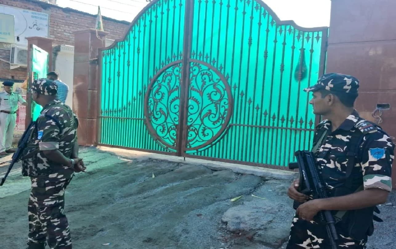 एनआइए की छापेमारी में मनोरमा देवी के आवास से मिले चार करोड़ नकद और हथियारों का जखीरा