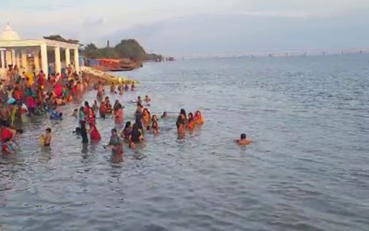 Bihar : जीतिया के मौके पर 37 बच्चों समेत 43 लोगों की डूबने से मौत, 3 अब भी लापता