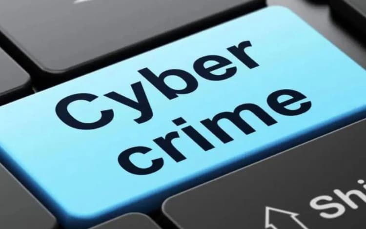 त्योहार सीजन में साइबर ठगों से रहे सावधान, बड़े ऑफर्स की लालच में खाली हो सकता है बैंक अकाउंट