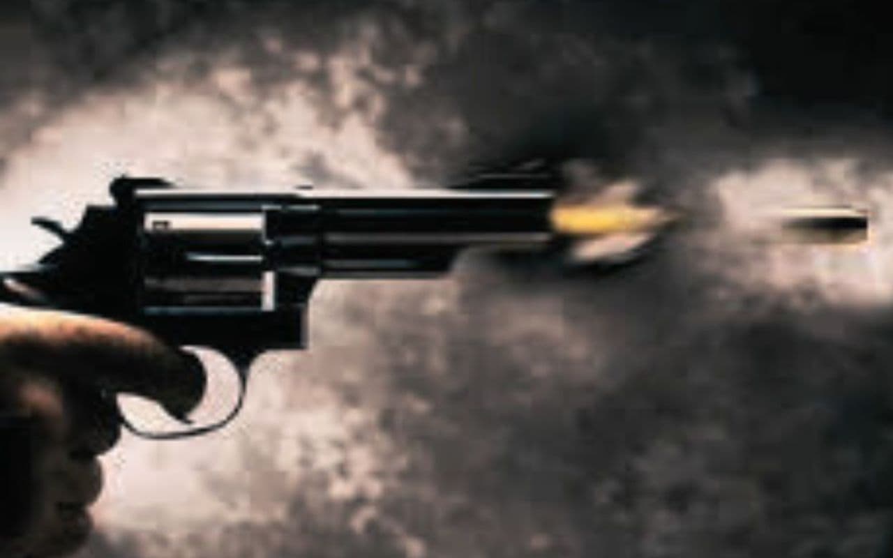 Bihar: दरवाजा बंद करने को लेकर हुआ विवाद तो मकान मालिक ने किराएदार पर चला दी गोली, बाल-बाल बची जान