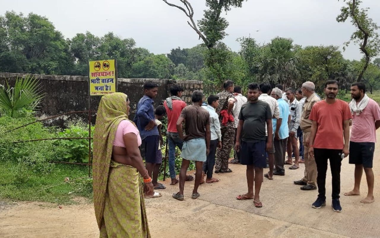 रास्ते का रोड़ा बन रहा था पहला प्रेमी, प्रेमिका ने दूसरे प्रेमी से कराई हत्या