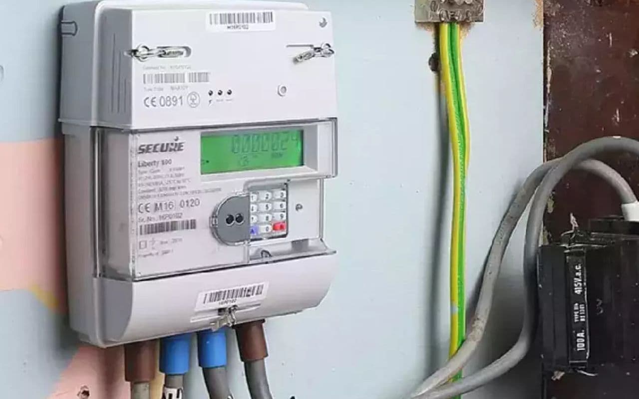 Smart Meter के विरोध में उतरे लोग, बोले- सरकार पहले खूबी बताये नहीं तो…
