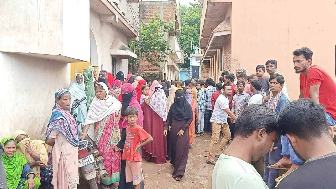 कपाली : शादी के सात माह बाद ही पत्नी की चापड़ से हत्या कर पति ने लगायी फांसी 