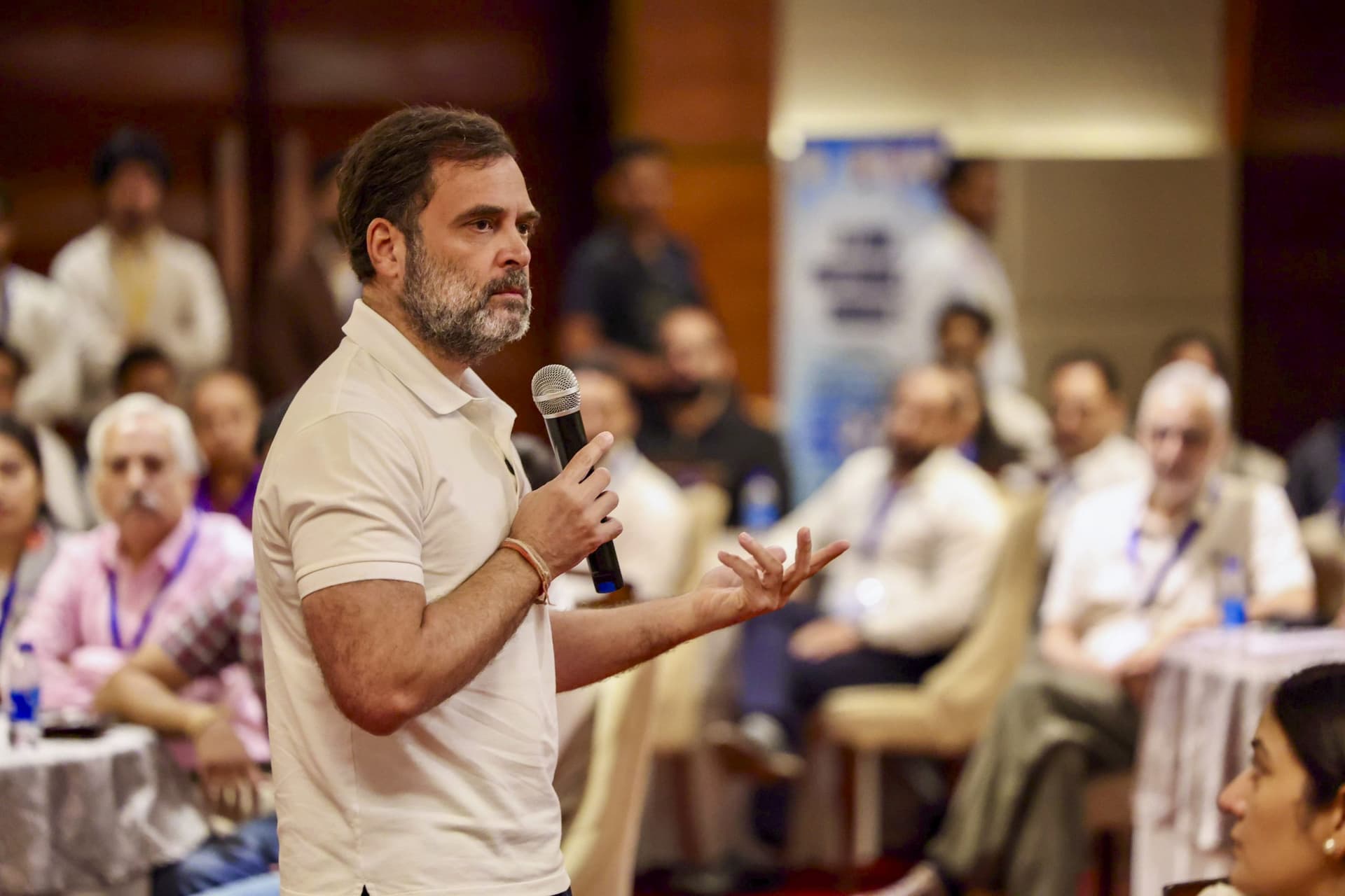 Jammu Kashmir: राहुल गांधी का बयान- जम्मू-कश्मीर को राज्य का दर्जा दिलाने के लिए सड़कों पर उतरेंगे, केंद्र पर बोला हमला