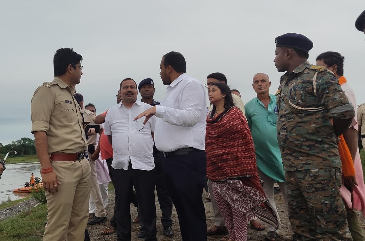 Saharsa news : बाढ़ की आशंका को लेकर जिला प्रशासन हाइ अलर्ट पर, करायी जा रही माइकिंग