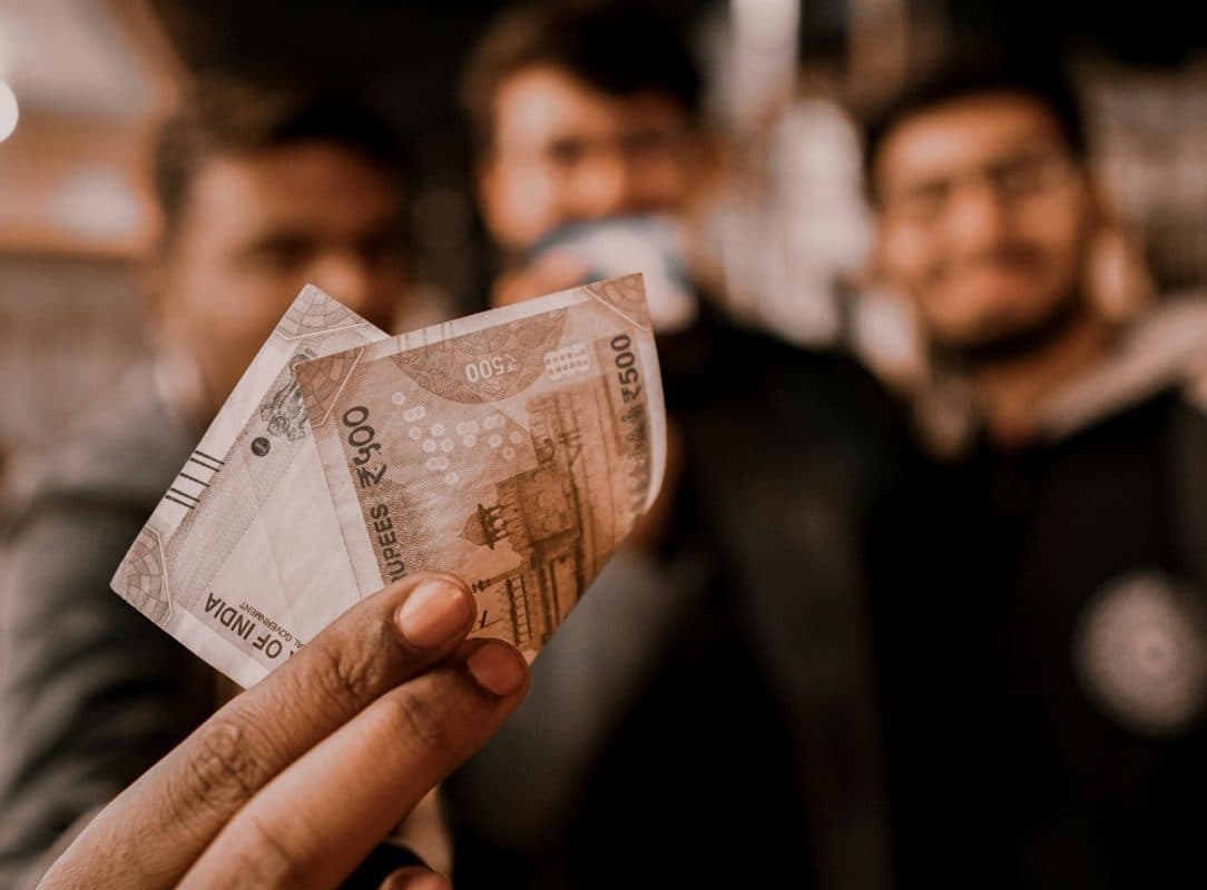 8th Pay Commission: दिवाली पर केंद्रीय कर्मचारियों को मिल सकता है बढ़े वेतन का तोहफा 8th Pay Commission: दिवाली पर केंद्रीय कर्मचारियों को मिल सकता है बढ़े वेतन का तोहफा