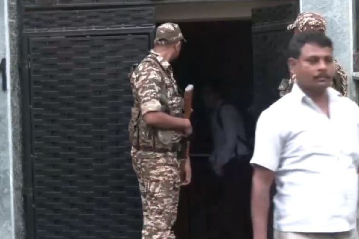 Ed Raid In Bengal: बंगाल में ईडी की दबिश, निजी स्कूल के ट्रस्टी फंड वित्तीय घोटाला मामले में मारा छापा