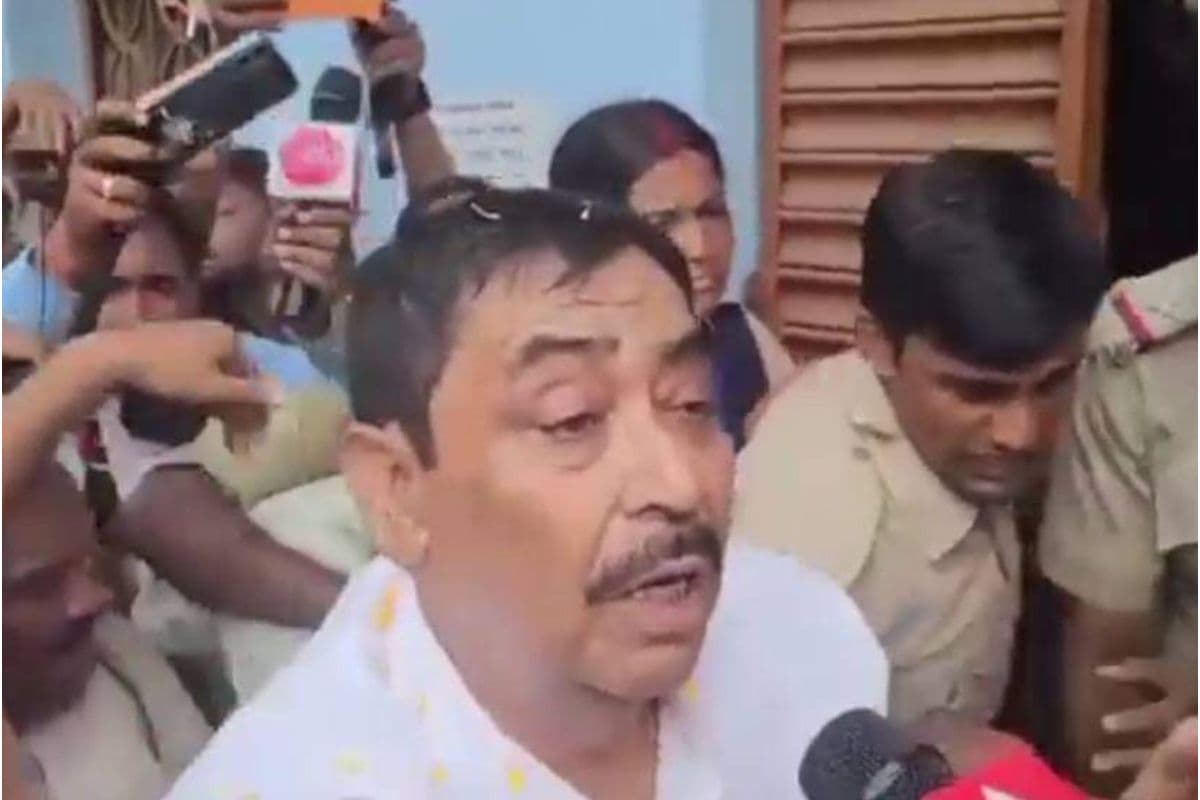 Anubrata Mondal : अनुब्रत मंडल अपनी बेटी सुकन्या के साथ पहुंचे बोलपुर,हुआ फूलों से स्वागत