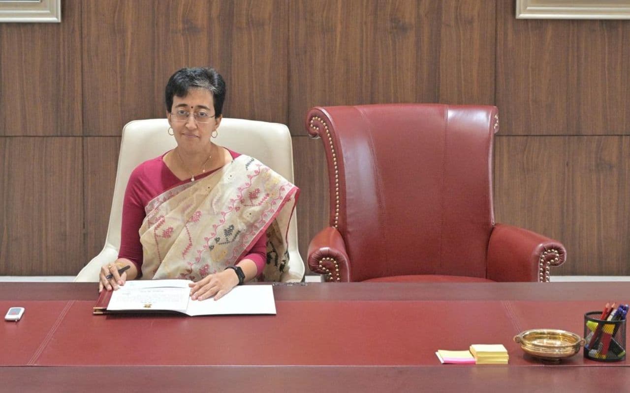 Bihar News: अरविंद केजरीवाल के लिए कुर्सी खाली रखना चाटुकारिता की चरम सीमा, दिल्ली सीएम पर भड़की जदयू