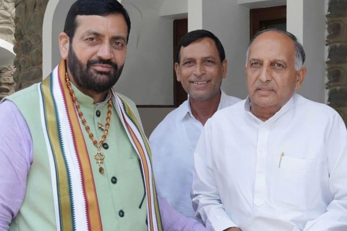 Haryana Election 2024: हरियाणा बीजेपी में नहीं थम रहा इस्तीफे का दौर, पूर्व मंत्री बचन सिंह आर्य ने पार्टी छोड़ी