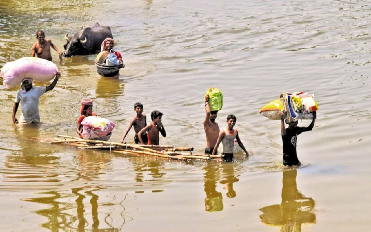 Bihar Flood: बिहार में हाहाकार, दो और बैराज से छोड़ा गया पानी, बाढ़ को लेकर चेतावनी जारी
