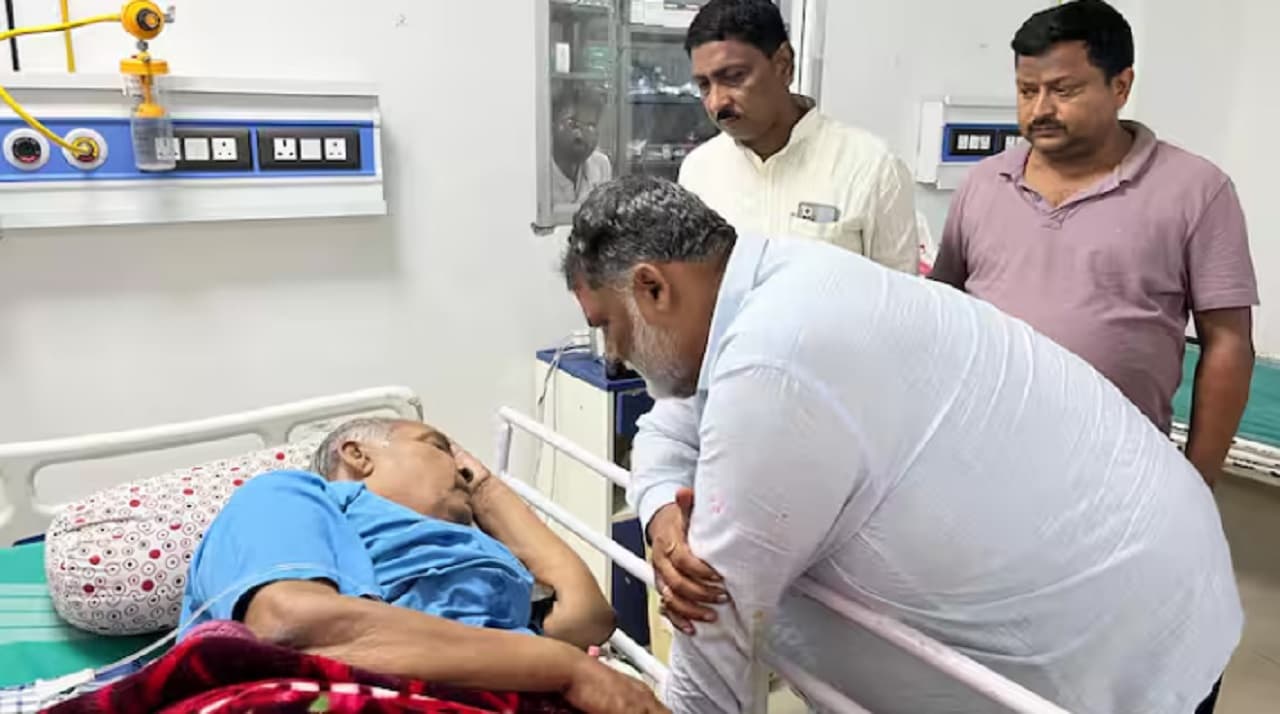 सांसद पप्पू यादव के पिता की बिगड़ी तबियत, पूर्णिया के अस्पताल में हुए भर्ती