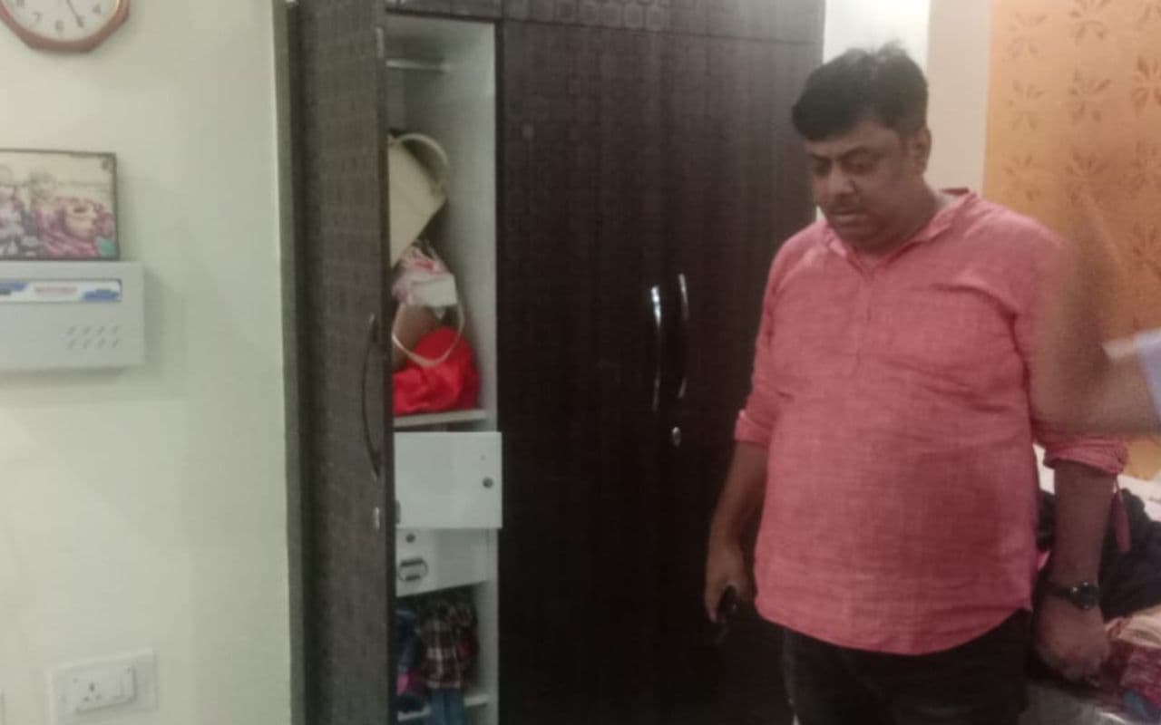 Patna News: बेखौफ चोरों ने मचाया आतंक, दो फ्लैटों से की करीब 50 लाख की चोरी