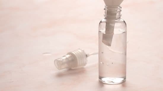 Homemade Body Spray: शरीर से नहीं आएगी अजीब बदबू, आज ही बना लीजिए ये होममेड बॉडी स्प्रे