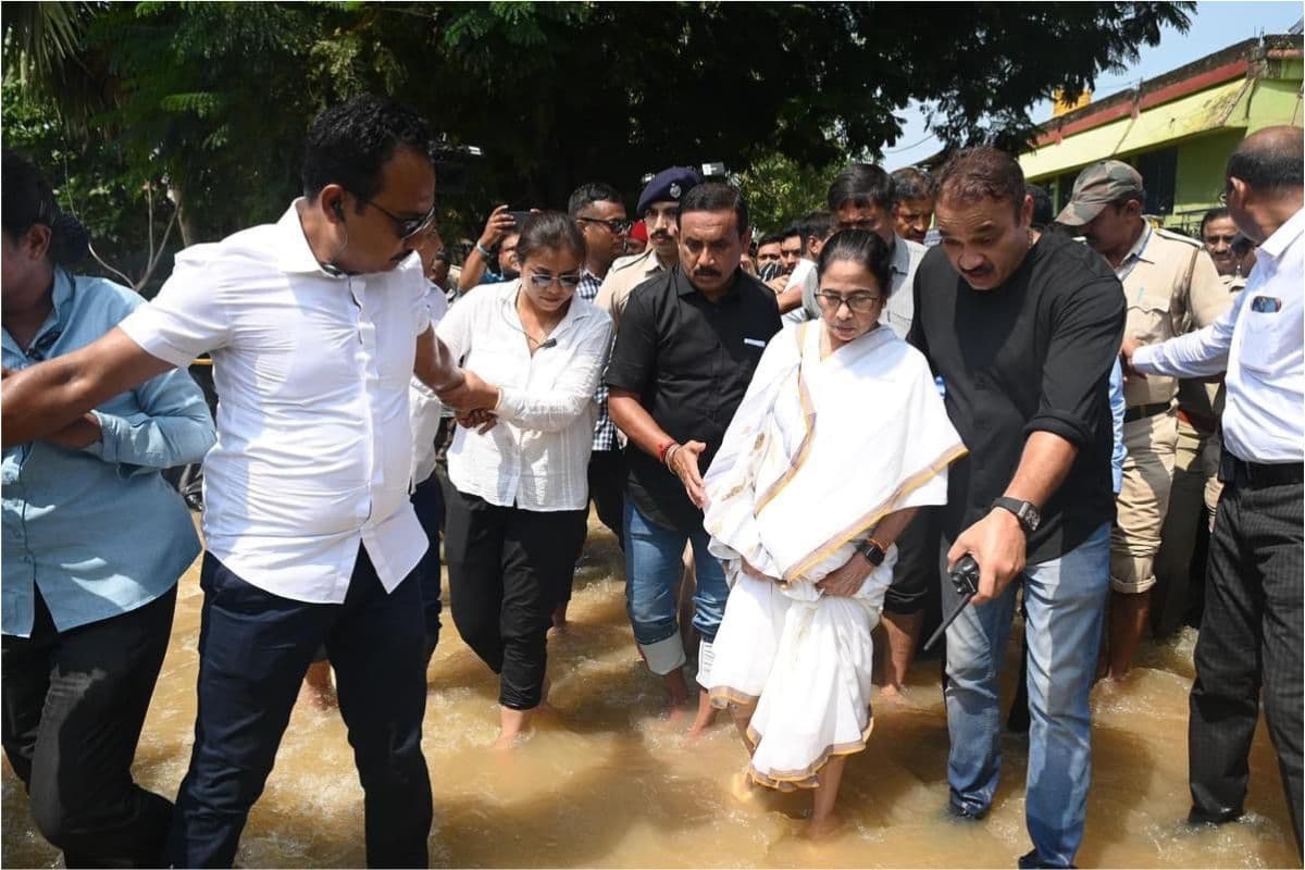 Bengal Flood : ममता बनर्जी ने बाढ़ पीड़ितों से फोन पर की बात, बांधों का मरम्मत का दिया आश्वासन