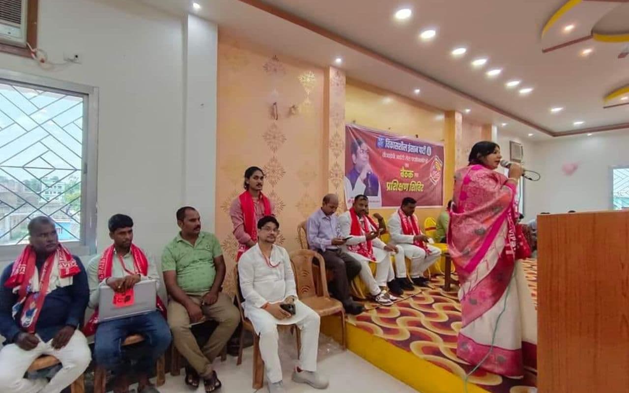 Bihar Politics: बिहार विधानसभा चुनाव की तैयारी में जुटी मुकेश सहनी की पार्टी,  सोशल साइट को बताया सबसे बड़ा हथियार