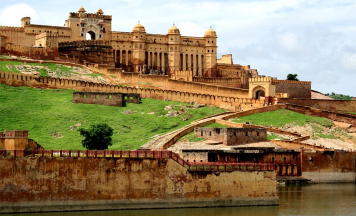 Must visit Oldest Forts in India: ये प्राचीन किले हैं घूमने के लिए शानदार, जरूर करें एक्सप्लोर