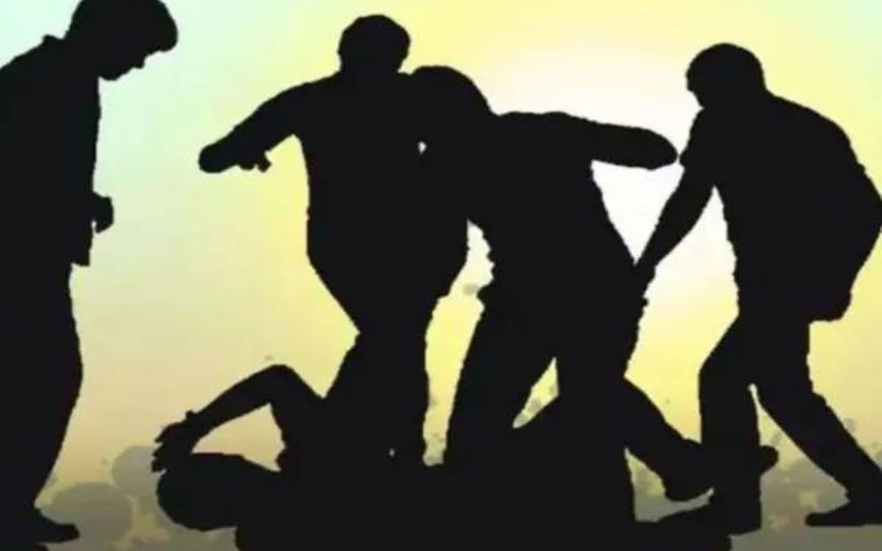 Bihar News: मोबाइल चोरी के आरोप में युवक की पिटाई, पत्नी की बयान पर हत्या की प्राथमिकी दर्ज