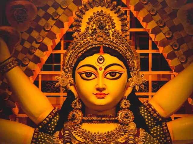 Navratri 2024: नवरात्रि के पहले दिन कैसे करें दुर्गा मां की पूजा, जानें
