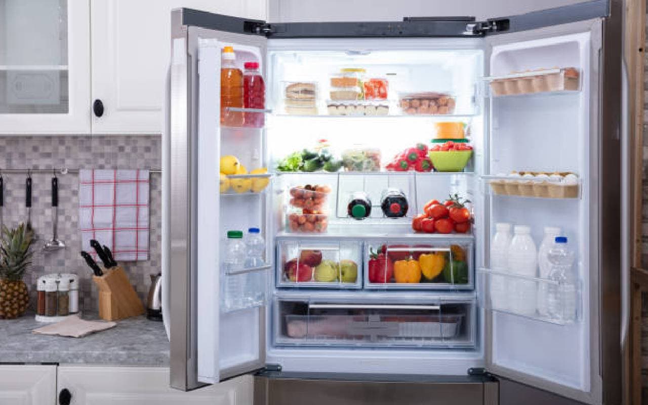 Vastu Tips: घर में फ्रिज के ऊपर न रखें दवा और सामान, बढ़ सकती है परेशानी