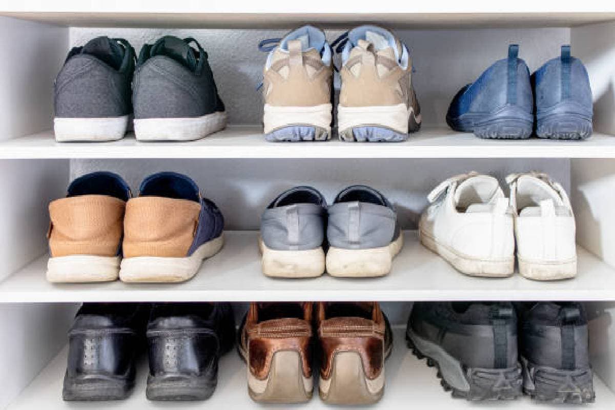 Smell From Shoe Rack: शू रैक की बदबू दूर करने के लिए अपनाएं ये 3 टिप्स