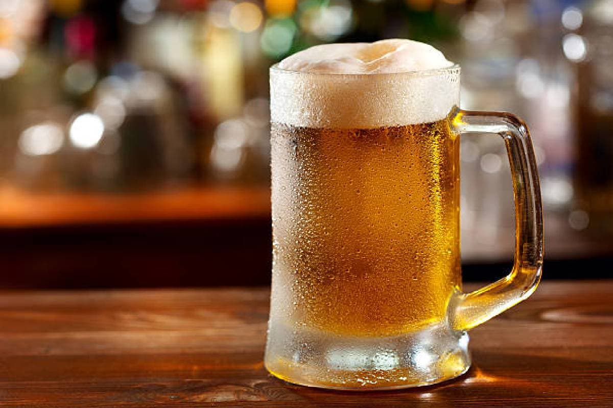 Beer: ये कंपनी बना रही इंसानों के यूरिन से बीयर, पीने से पहले जाने लें इसका नाम