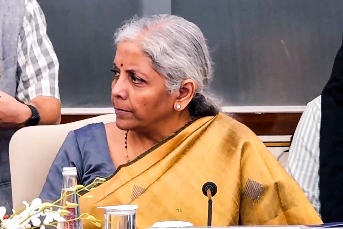 GST Council Meeting: हेल्थ इंश्योरेंस पर टैक्स घटाने पर सहमति, कैंसर की दवाओं पर GST दर घटी