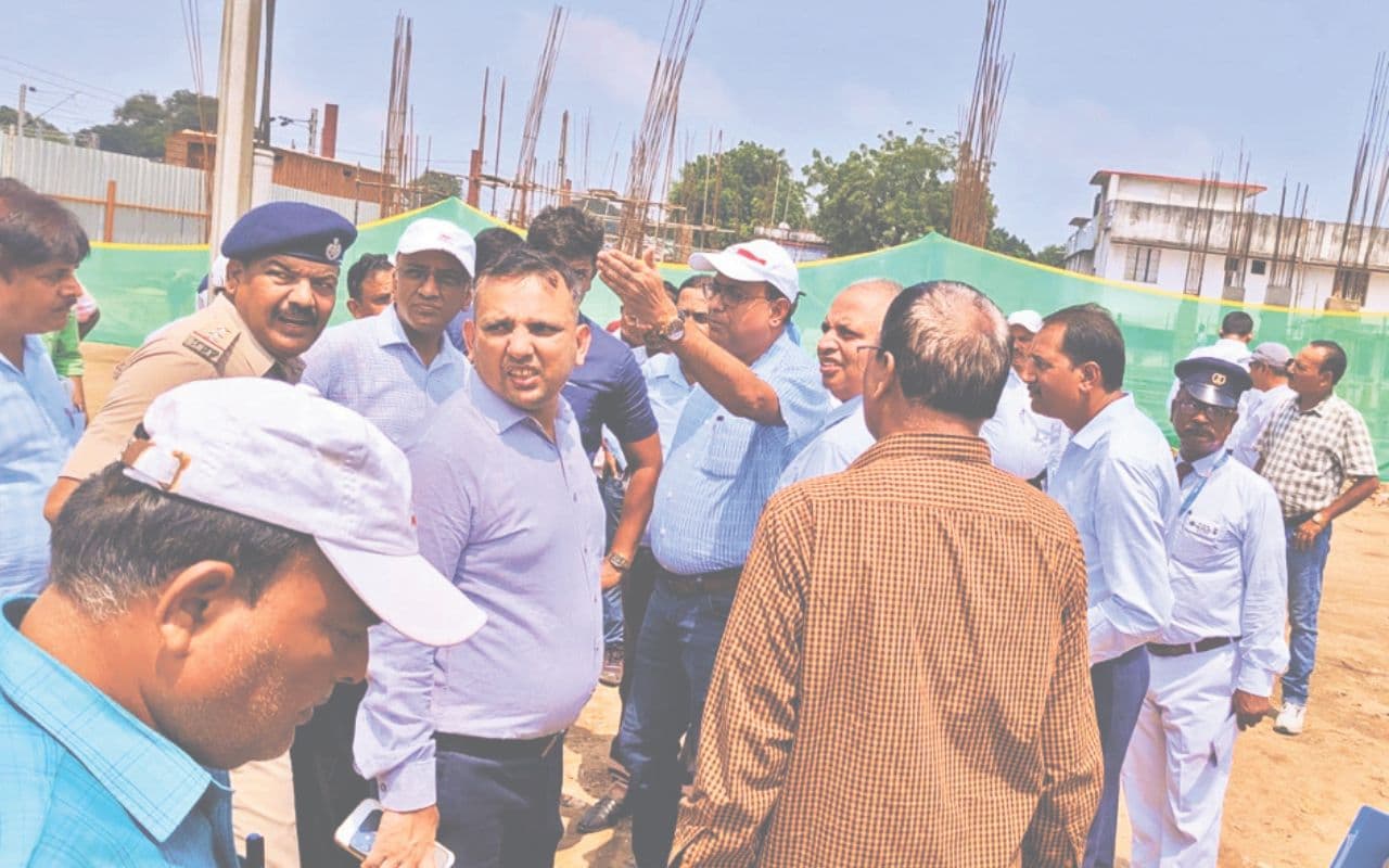 Pitru Paksha 2024: गया रेलवे स्टेशन पितृपक्ष के लिए तैयार, डीआरएम ने अधिकारियों-कर्मियों को दिया टास्क