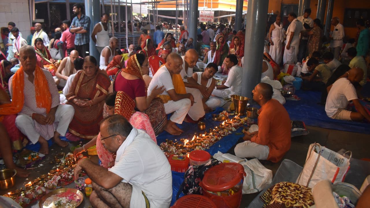 Pitru Paksha 2024: गया में विष्णु लोक की प्राप्ति के लिए पांच लाख तीर्थयात्रियों ने किया श्राद्ध, जानें पिंडदान स्थल से जुड़ी खास बातें