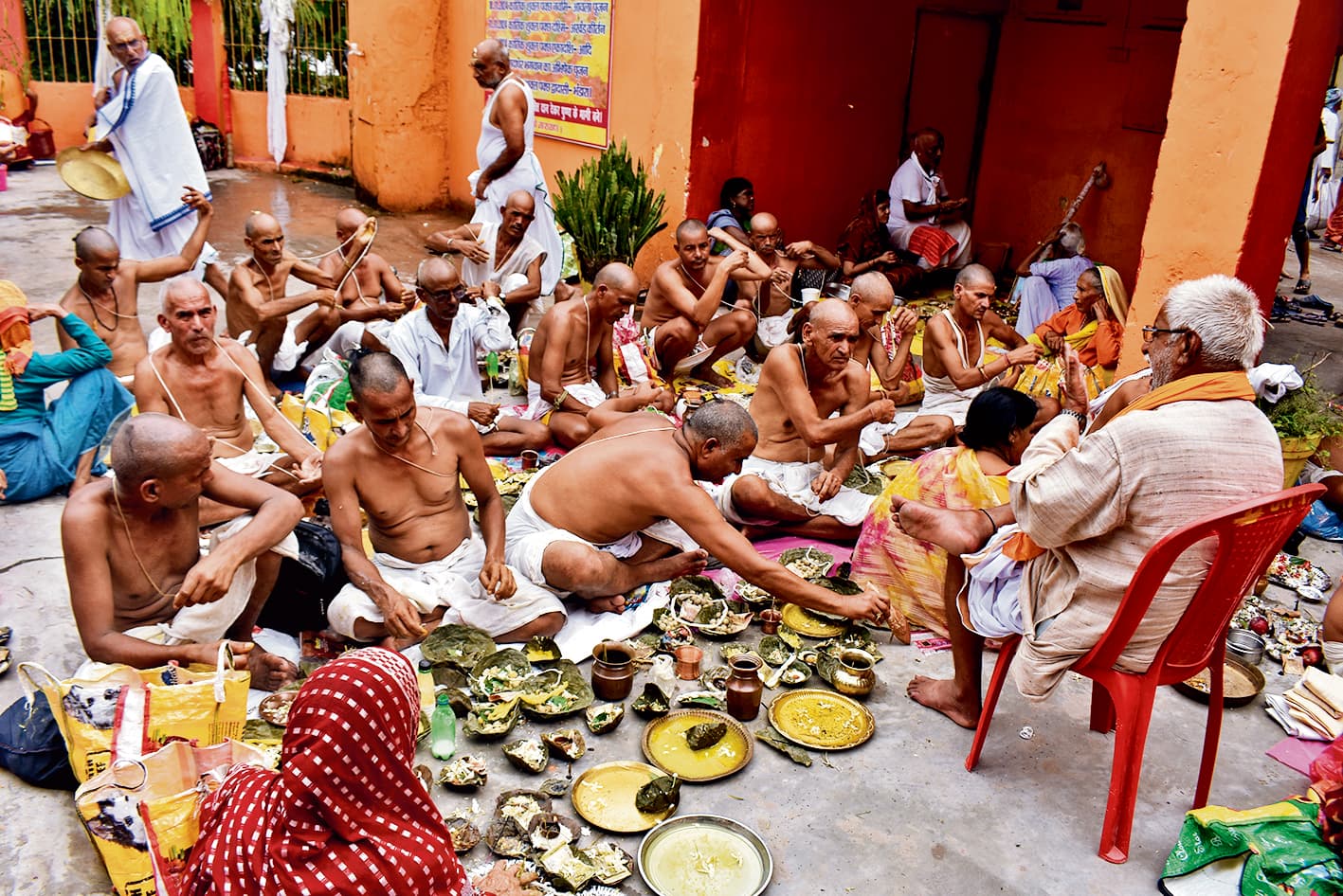 Pitru Paksha: गया में पितरों के साथ स्वयं की मुक्ति के लिए लोगों ने किया कर्मकांड, गदालोल वेदी पर आज होगा श्राद्ध